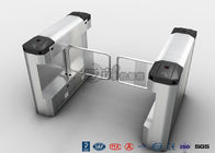 Gebürstetes Durchgangs-Breiten-Stahlschwingen-Material des Schwingen-Fußgängersperren-Flugsteig-550mm